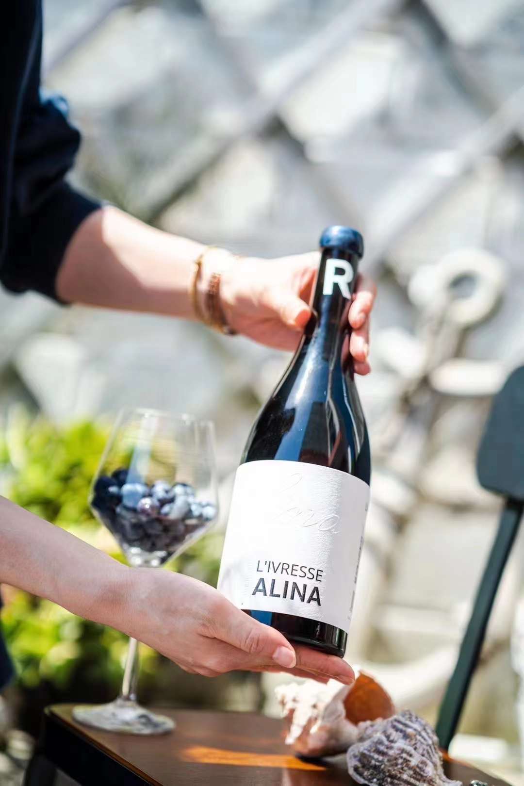 法國(guó)瑞斯納干紅葡萄酒