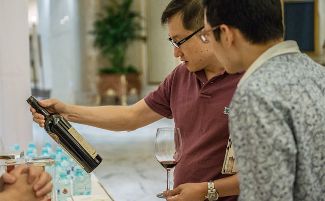 四川省葡萄酒與果酒行業(yè)協(xié)會 四川省葡萄酒與果酒行業(yè)協(xié)會