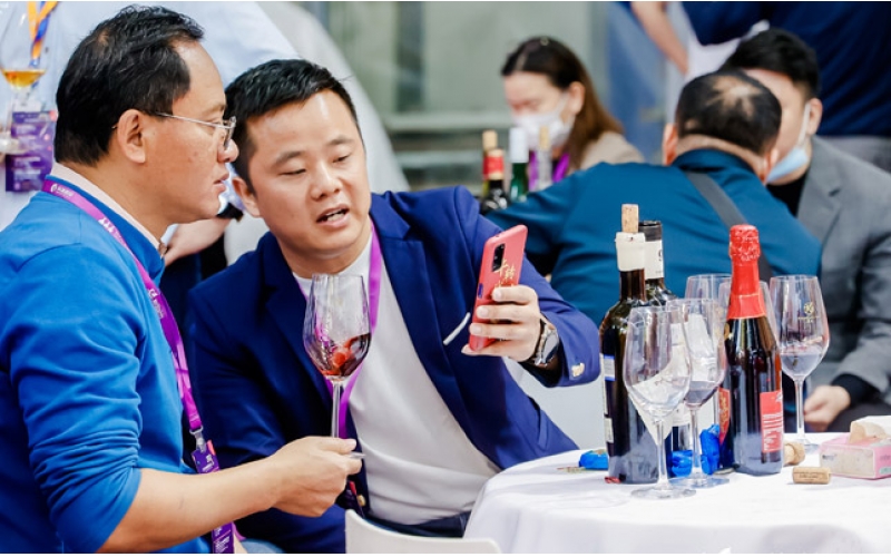 無醇葡萄酒的工藝流程脫醇葡萄酒制作