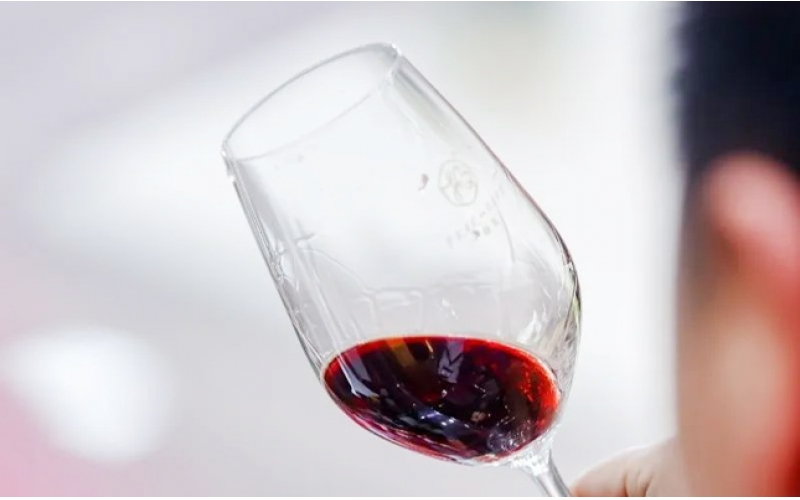 紅酒葡萄酒可以加蜂蜜一起喝嗎為什么