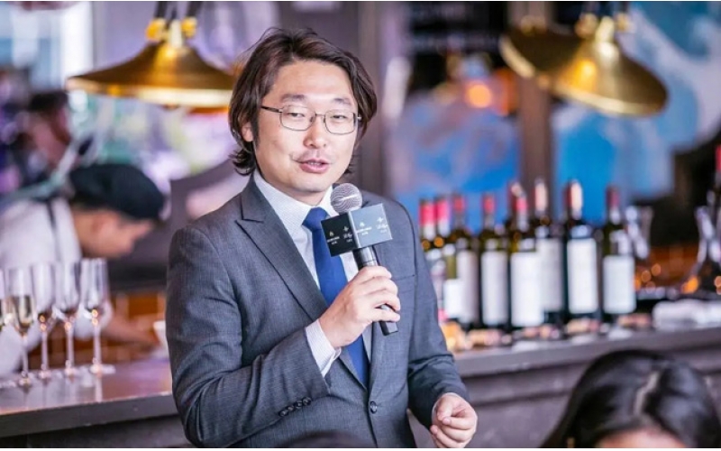 呂楊建立中國葡萄酒侍酒服務培訓課程