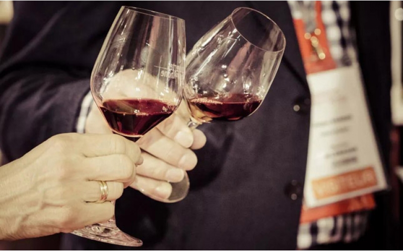 君頂東方干紅葡萄酒干白葡萄酒獲金獎(jiǎng)