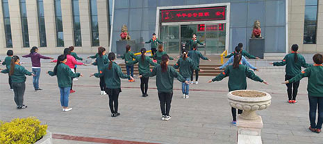 德孝華能中天 唱響五一文化晚會(huì) 德孝華能中天 唱響五一文化晚會(huì)