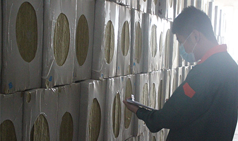 外墻外保溫巖棉板的特點(diǎn)