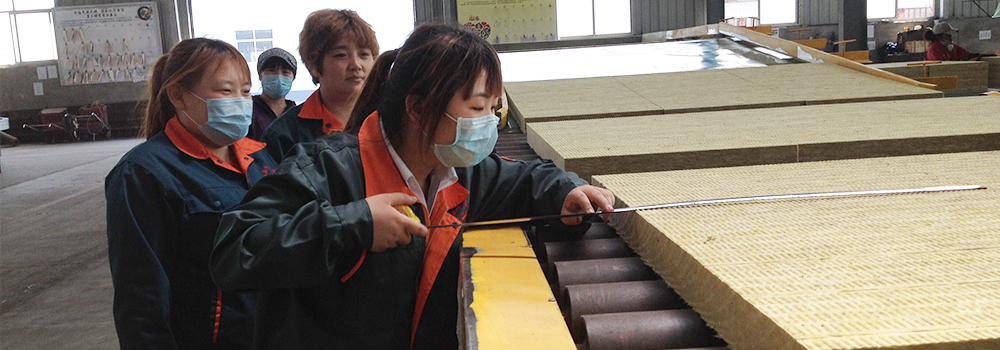 巖棉板每一個(gè)生產(chǎn)環(huán)節(jié)，華能中天都認(rèn)證對待