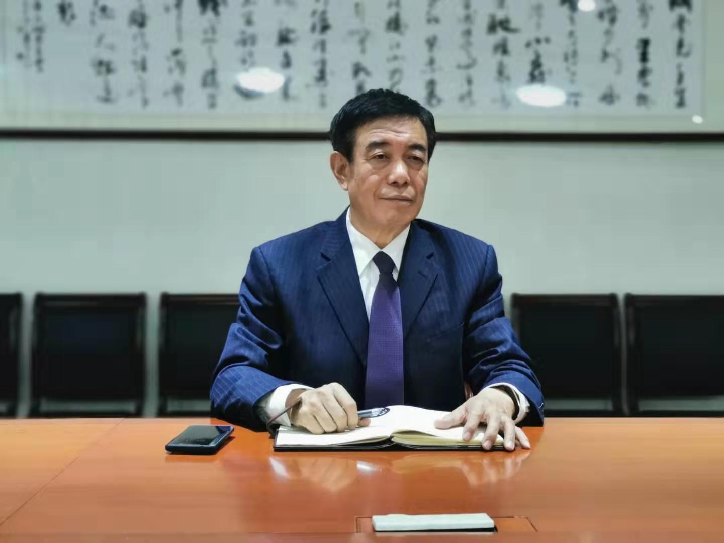 責任與忠誠同行——熱烈祝賀董事長李潤年被評為絕熱材料行業(yè)“改革先鋒人物”